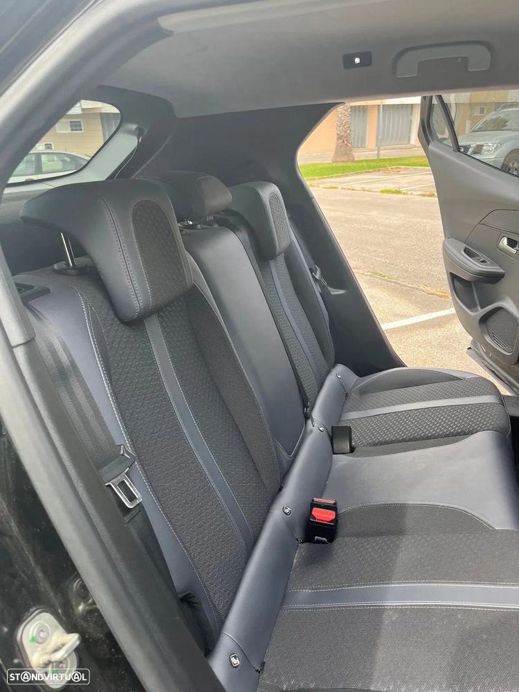 Peugeot 2008 1.2 PureTech Allure Pack - 12