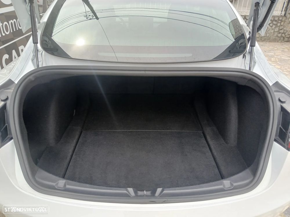 Tesla Model 3 - 30