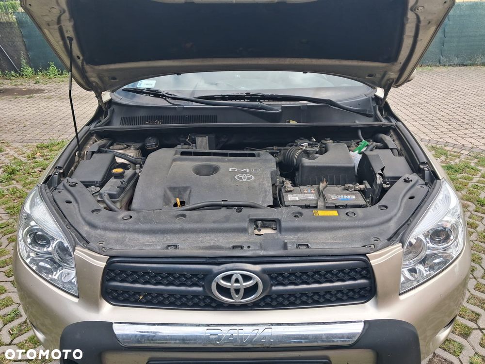Toyota RAV4 2.2 D-4D Sol - 9