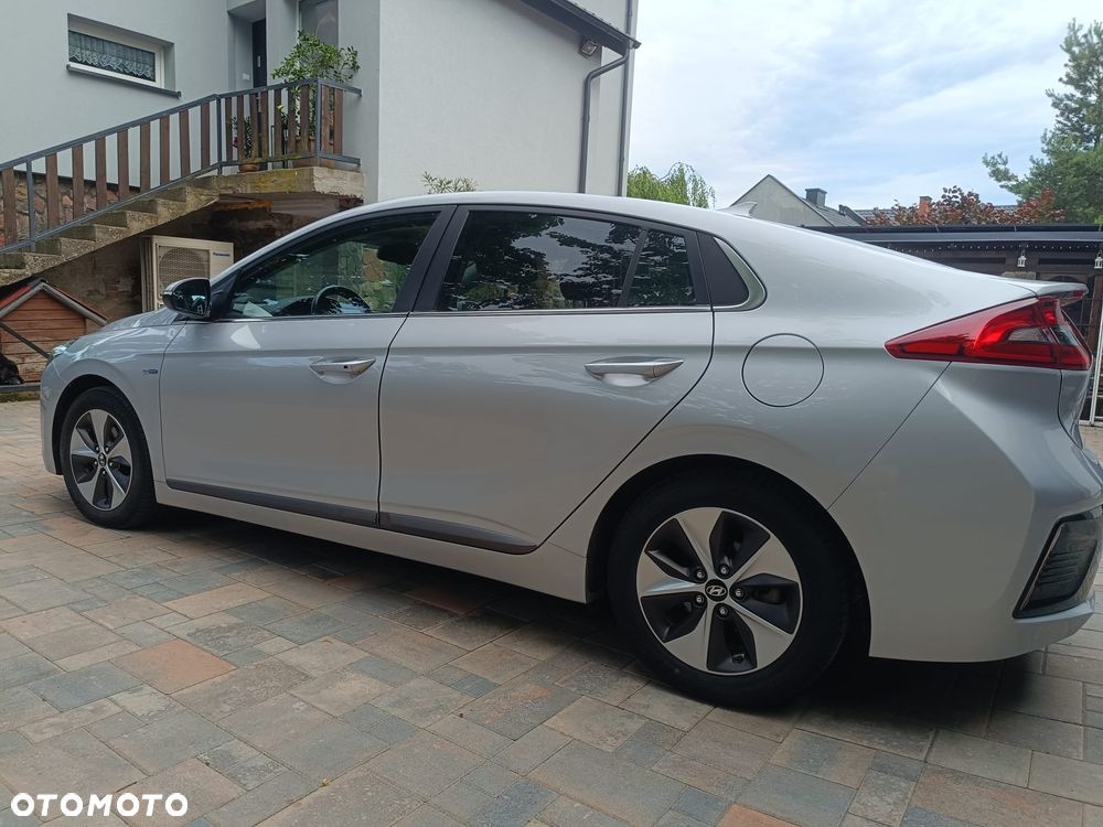 Hyundai IONIQ Hybrid Platinum - 16