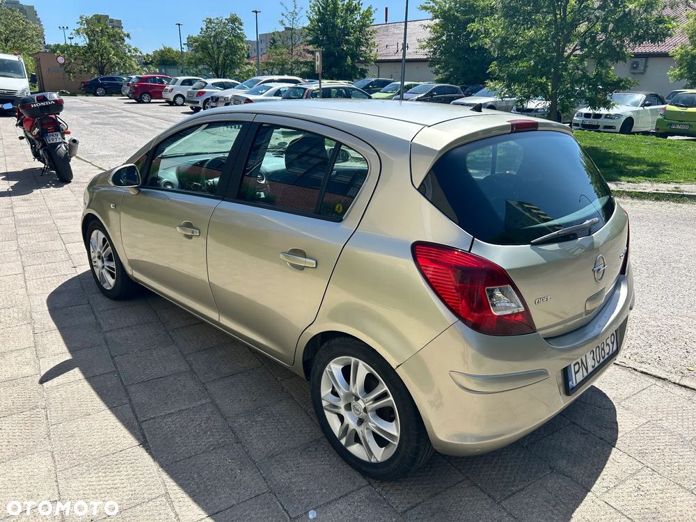 Opel Corsa 1.4 16V Enjoy - 1