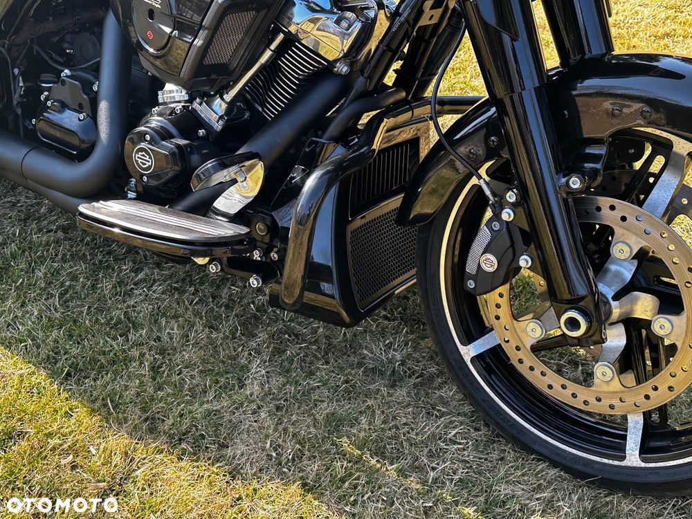 Harley-Davidson Touring Street Glide - 14