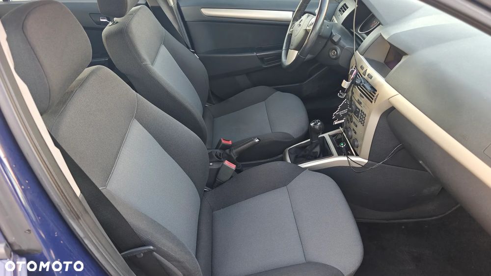 Opel Astra 1.6 Fun - 17