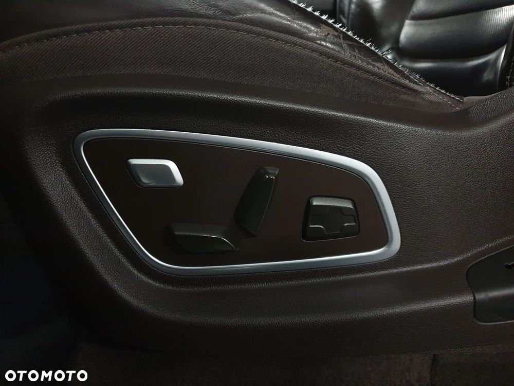 Renault Espace 1.6 dCi Energy Initiale Paris EDC 7os - 33