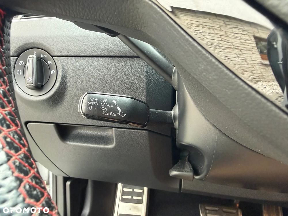 Skoda Octavia 2.0 TDI DSG RS - 31
