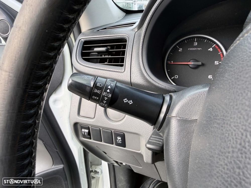 Mitsubishi L200 - 28