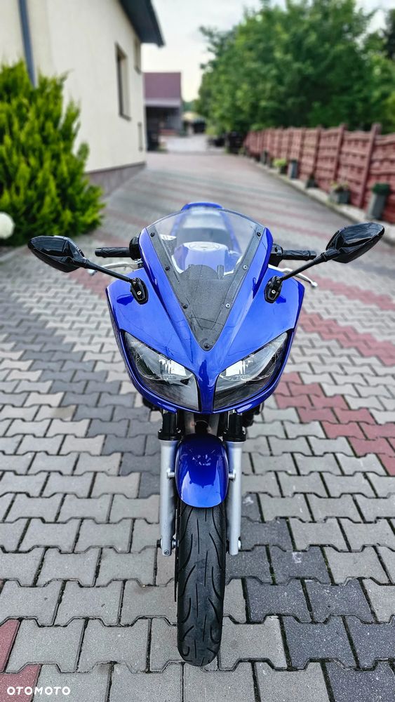 Yamaha FZS - 25