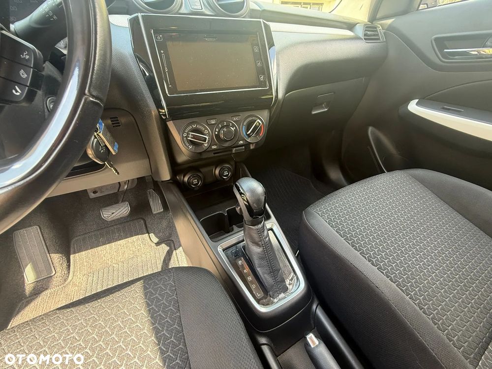 Suzuki Swift 1.2 Dualjet SHVS Premium CVT - 5