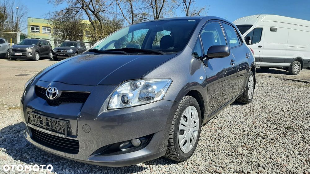 Toyota Auris 1.6 VVT-i Sol - 1