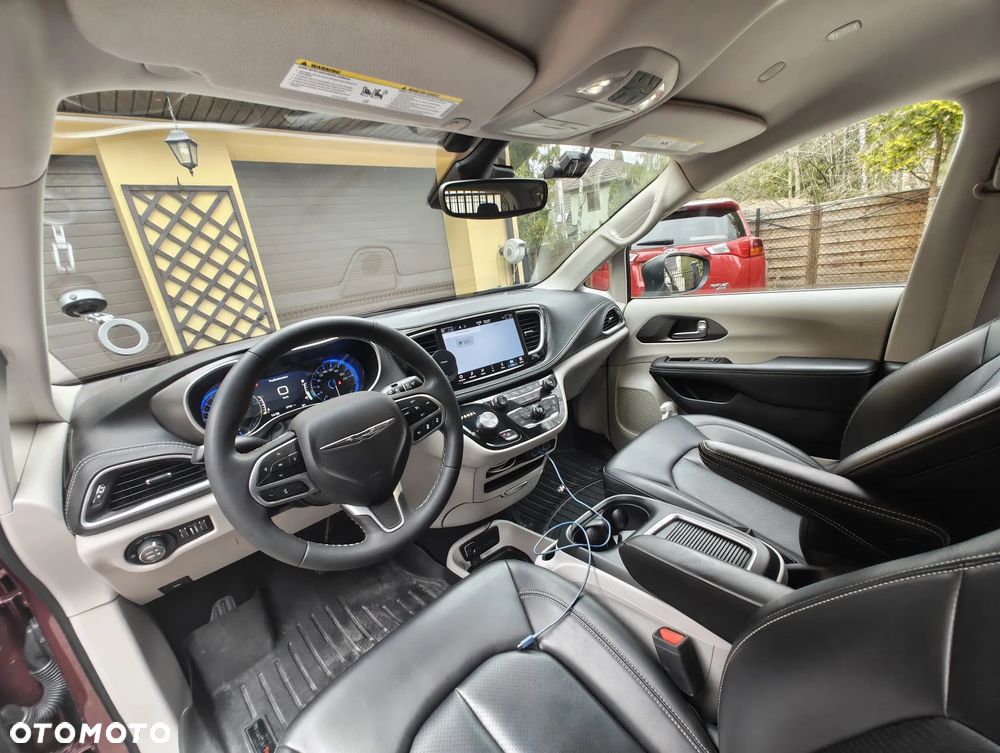 Chrysler Pacifica ver-2-5-hybrid-dynamic-force-executive-e--cvt - 6