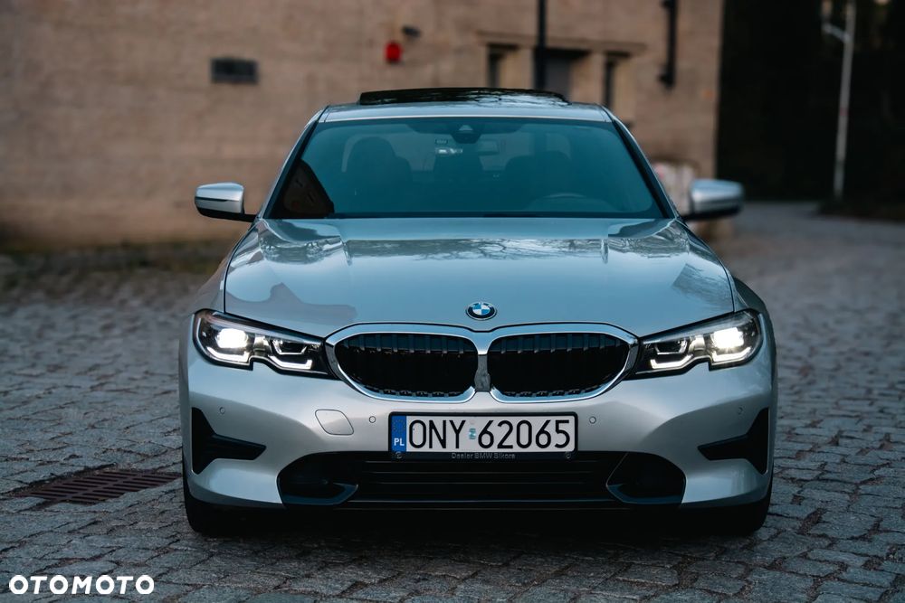 BMW Seria 3 330i Sport Line sport - 13