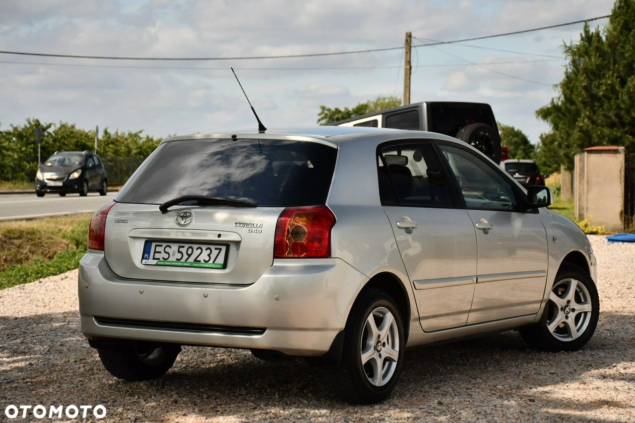 Toyota Corolla - 23