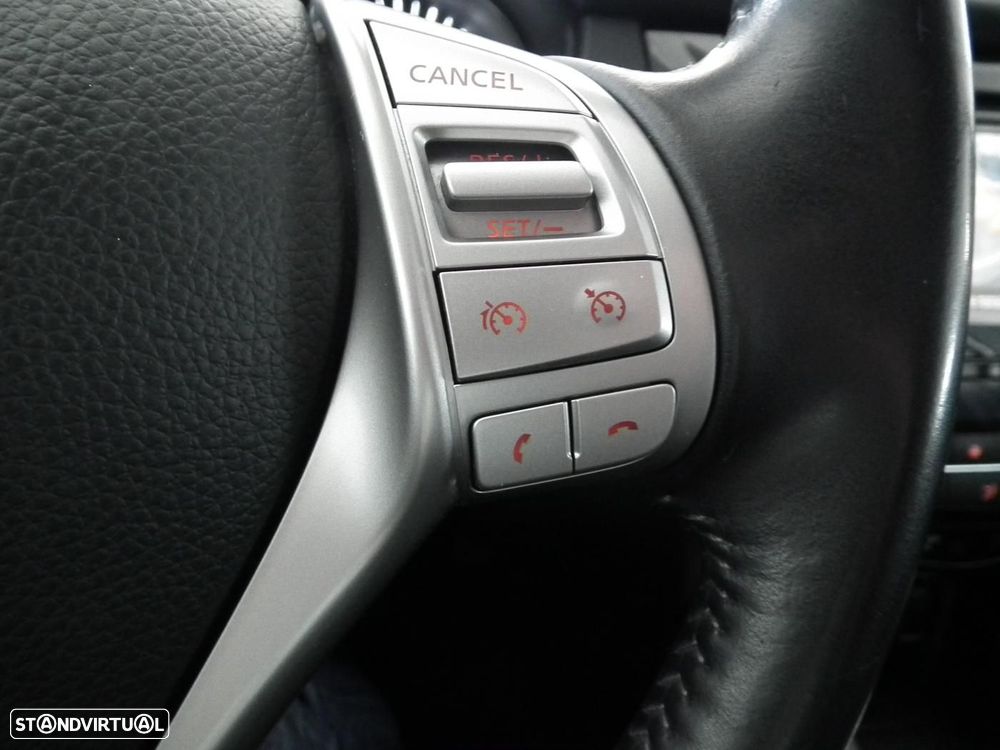 Nissan Qashqai 1.6 dCi N-Connecta 18 Xtronic - 28