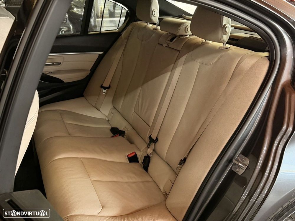 BMW 330 e iPerformance Pack M - 8