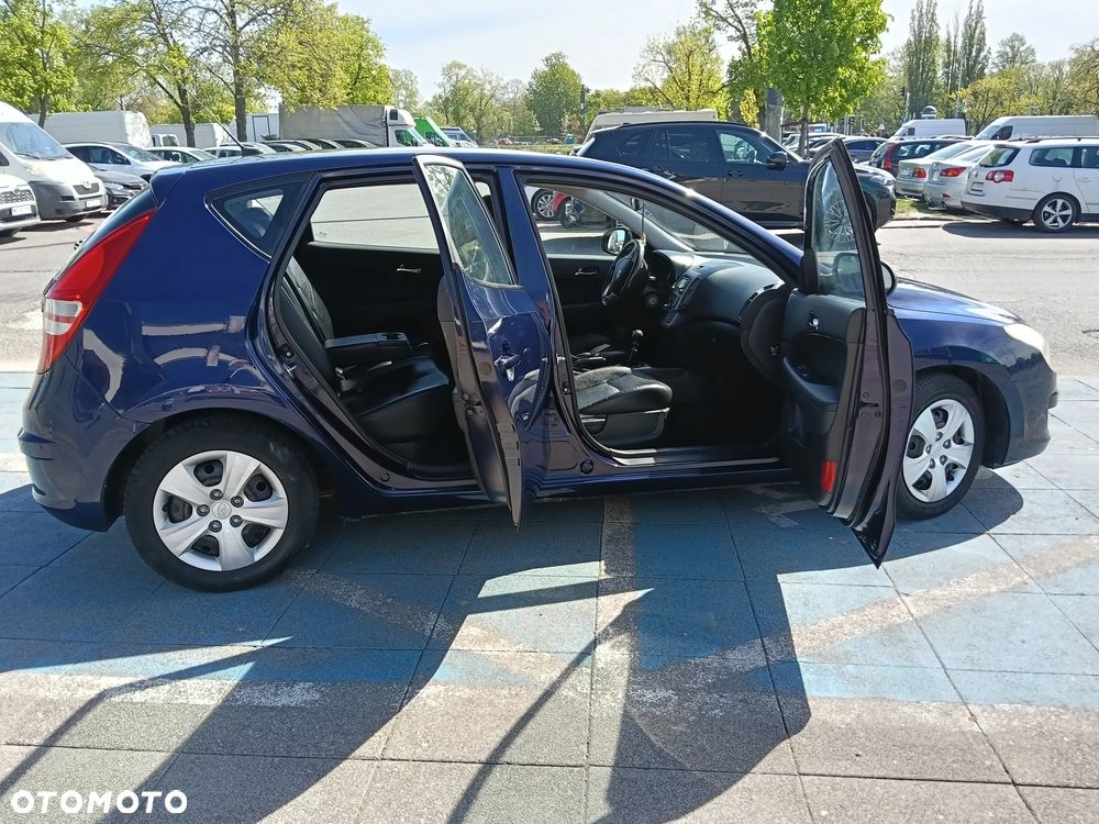 Hyundai i30 2.0 Premium - 11