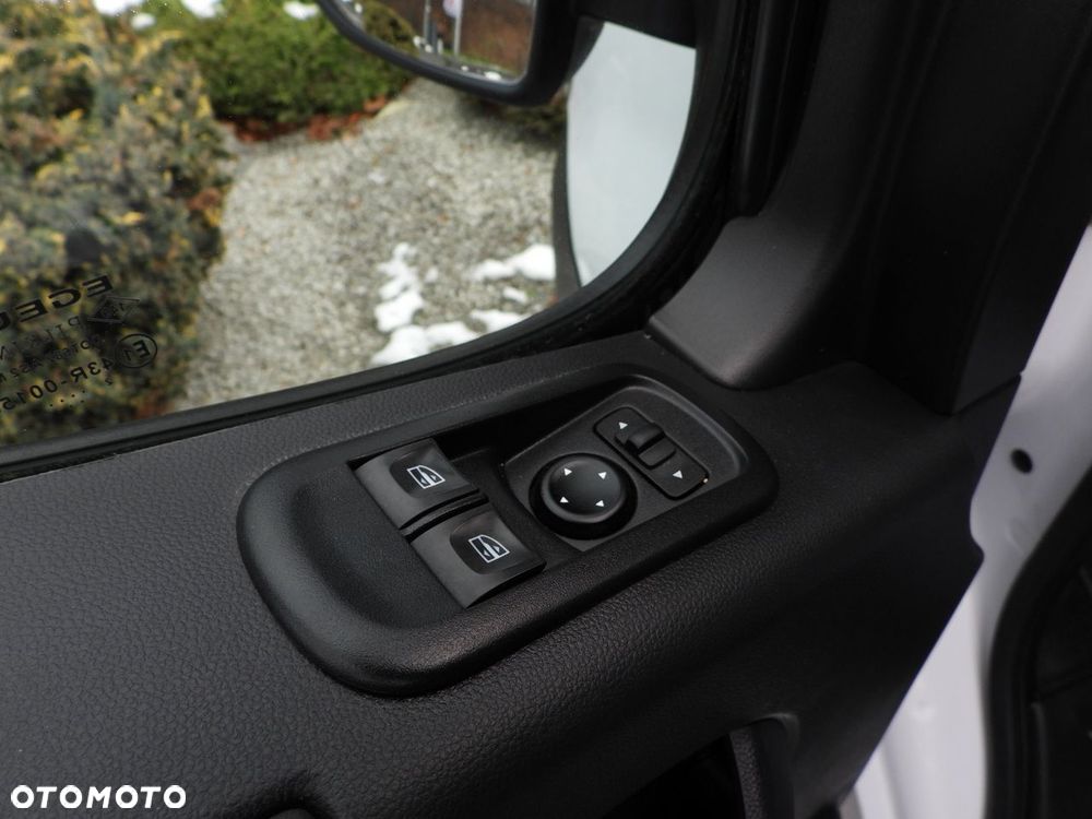 Renault MASTER WYWROTKA PODWÓJNA KABINA DOKA 6 MIEJSC TEMPOMAT LEDY BLIŹNIACZE KOŁA KLIMATYZACJA  145KM - 31