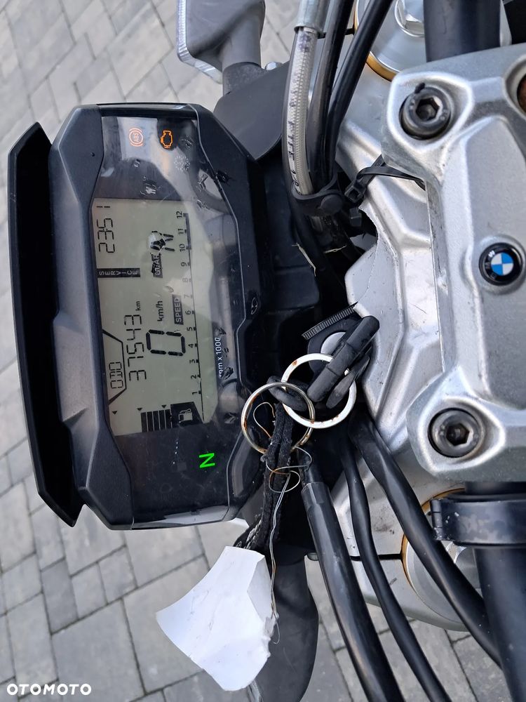 BMW G - 8