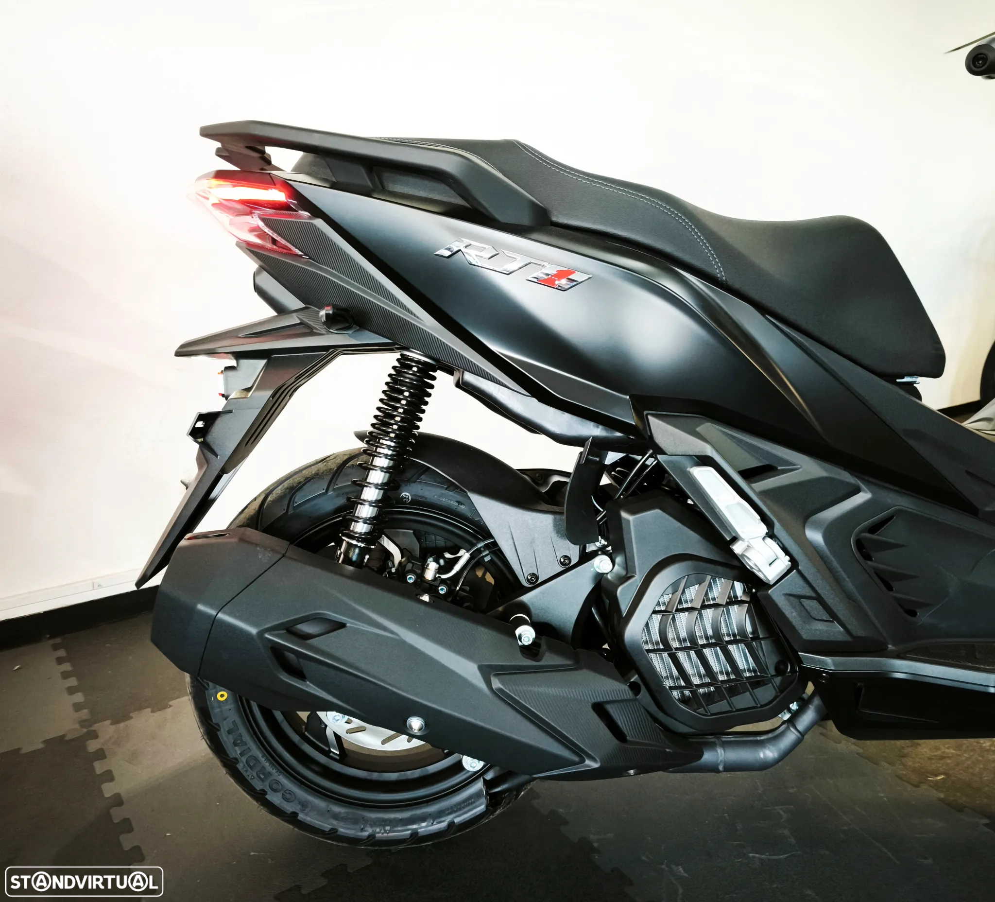 Cyclone 125 Scooter - 4
