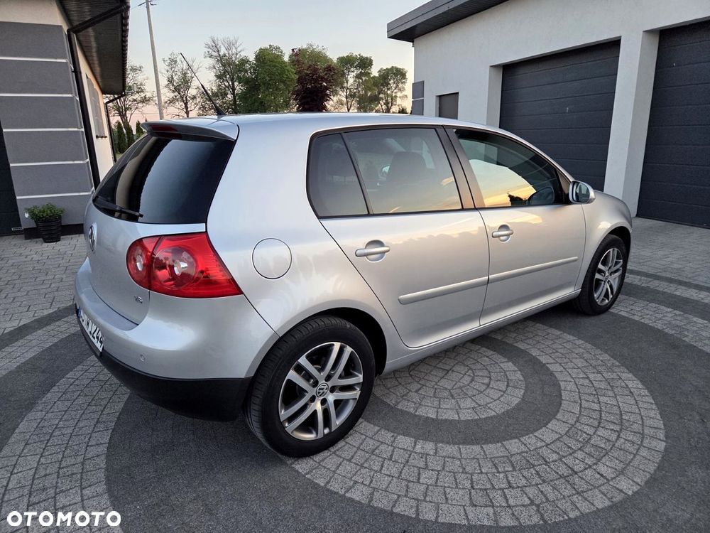 Volkswagen Golf - 6