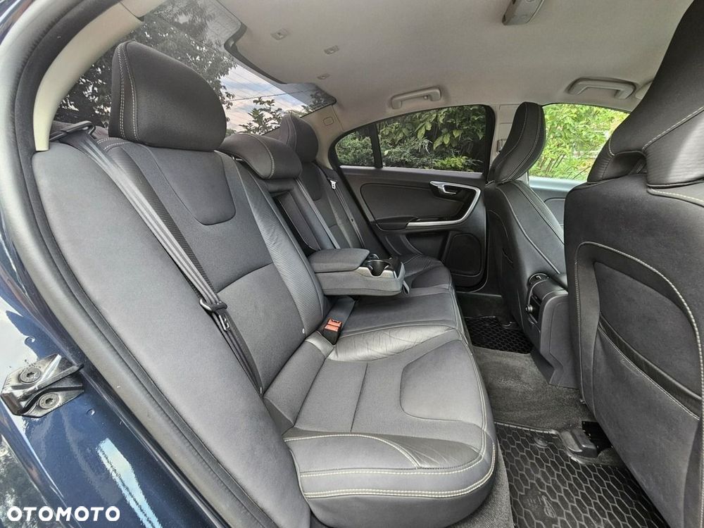 Volvo S60 D2 R-Design Momentum - 17
