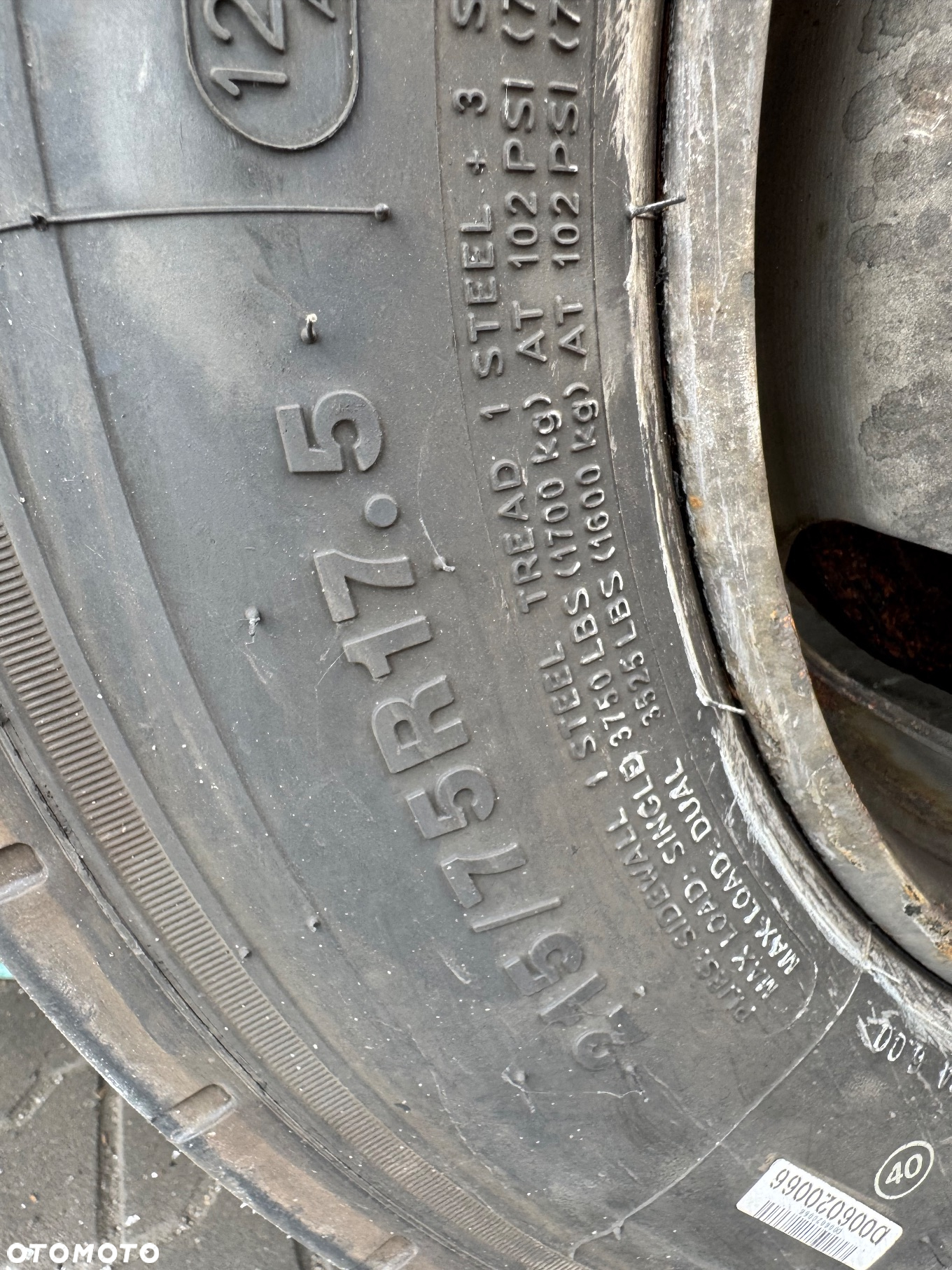 Kompletne koło napędowe, felga, opona LEAO 215/75 R17,5 - 5