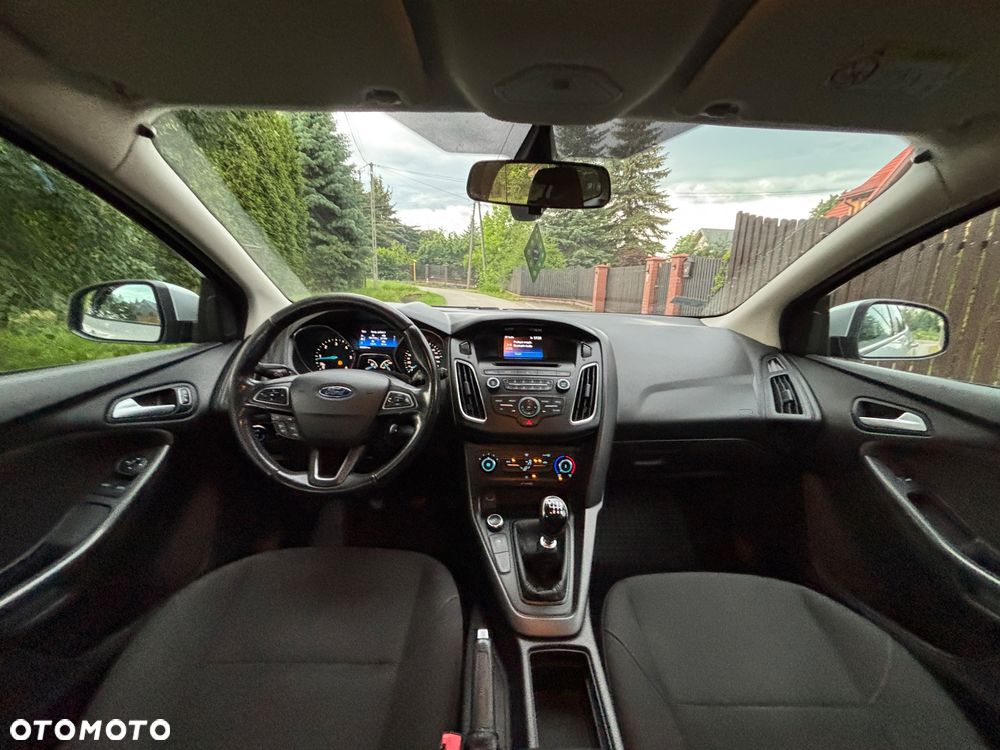 Ford Focus 1.5 TDCi SYNC Edition - 13