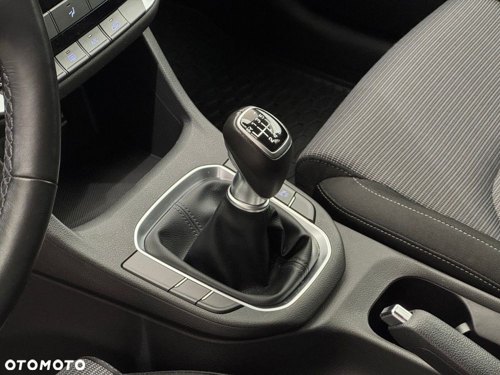 Hyundai i30 1.5 DPI Classic + - 9