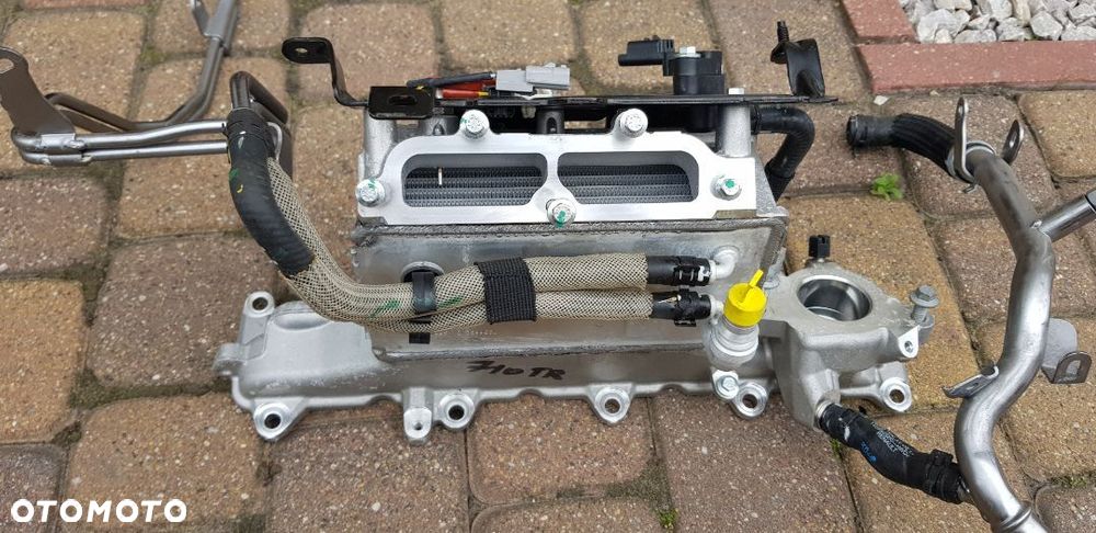 Kolektor ssący z chłodnicą spalin EGR Trafic 2,0 DCi nr 140014374R - 2