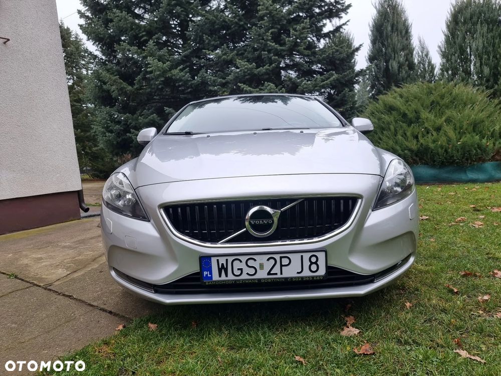 Volvo V40 D2 Drive-E Momentum - 9