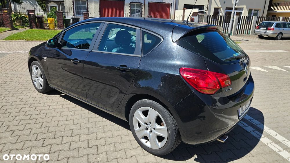 Opel Astra 1.4 T Cosmo EU6 - 4