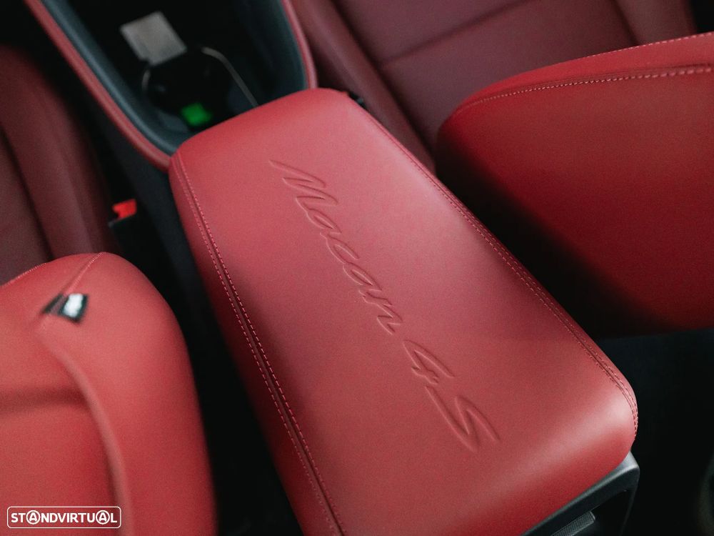 Porsche Macan Electric 4S - 17