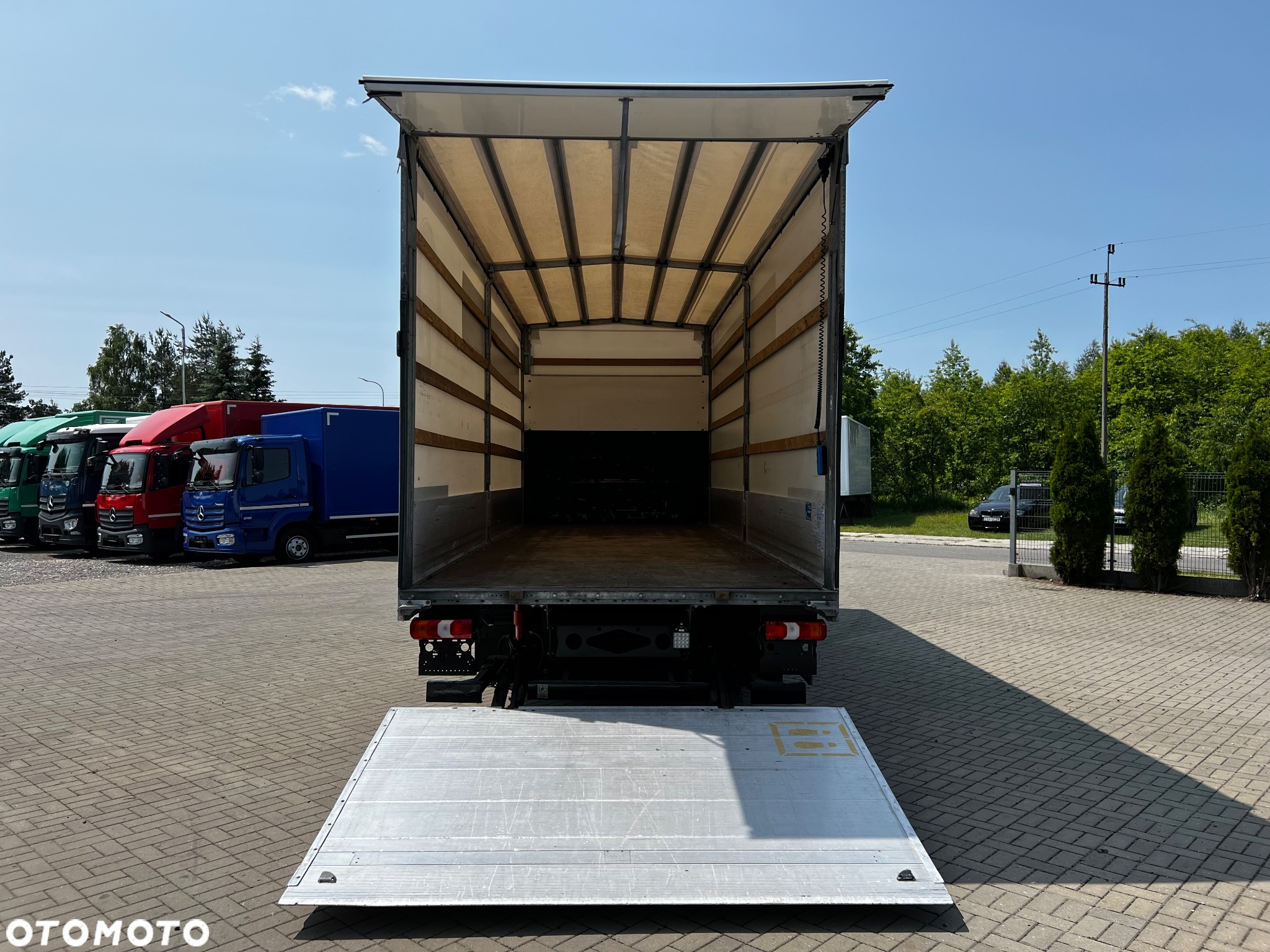Mercedes-Benz ATEGO - 21