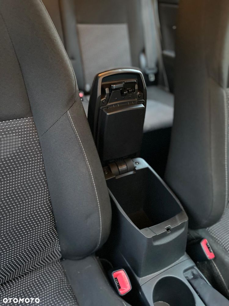 Toyota Auris 1.6 Premium - 12