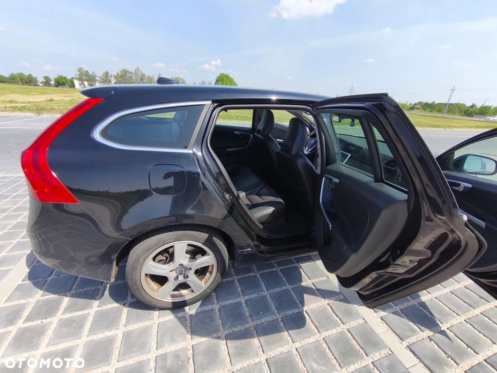 Volvo V60 D3 Summum - 8