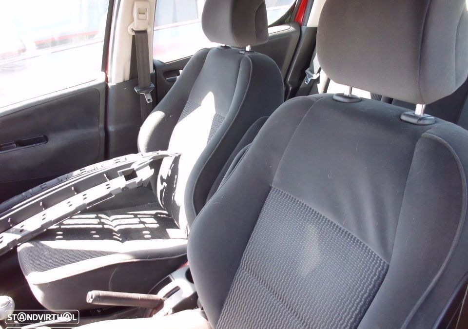 Peças Peugeot 207 - 5Portas - 8