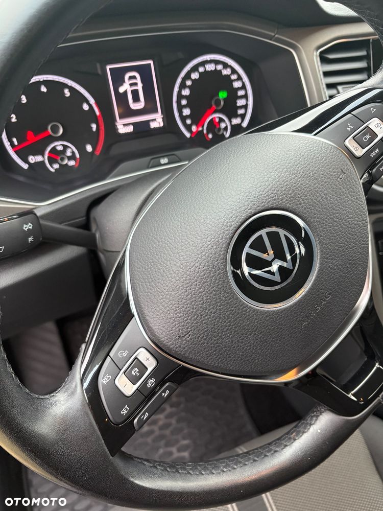 Volkswagen T-Roc - 8