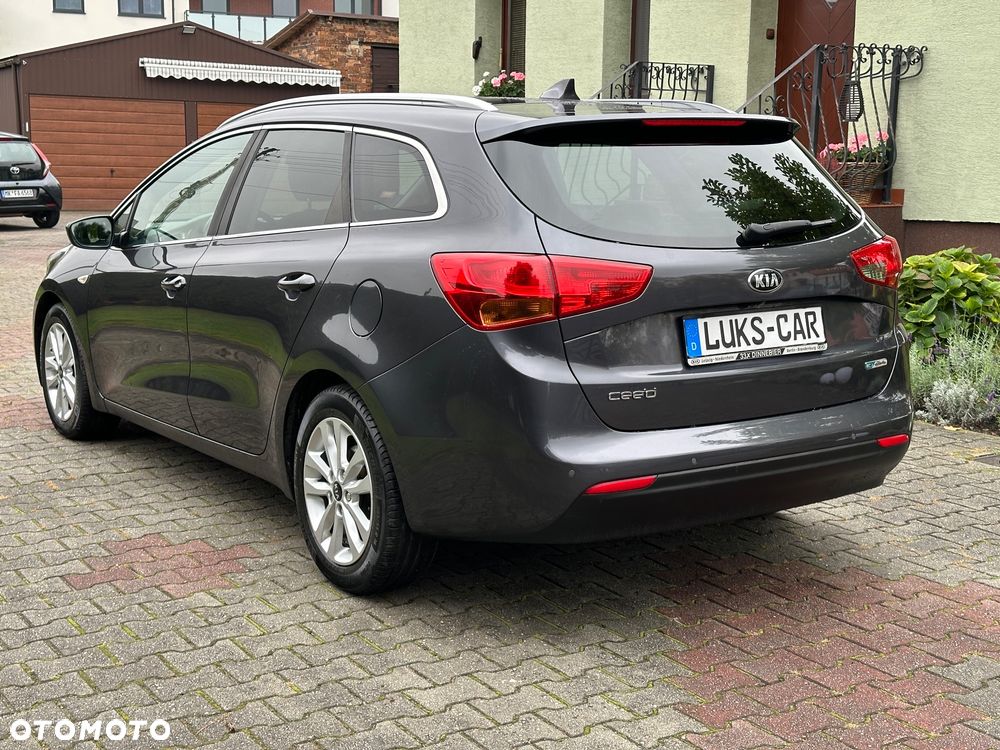 Kia Ceed 1.6 GDI ISG Dream-Team Edition - 30