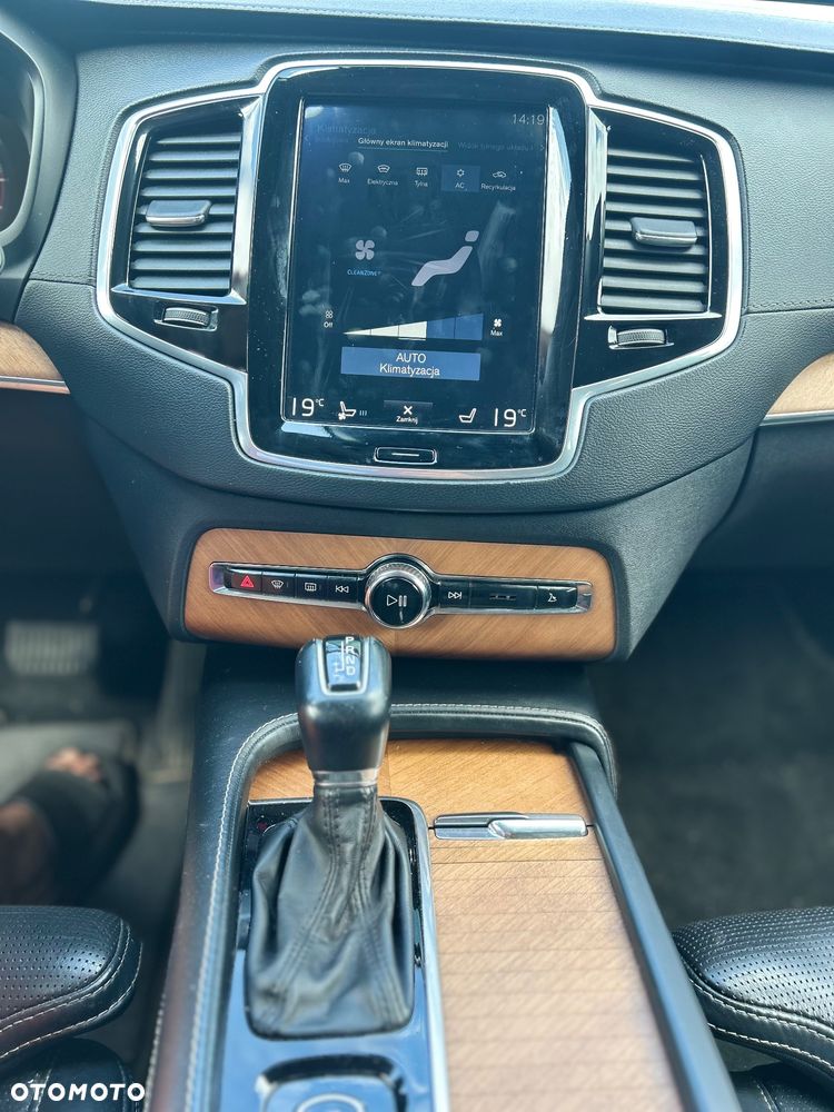 Volvo XC 90 D5 SCR AWD Inscription 7os - 31