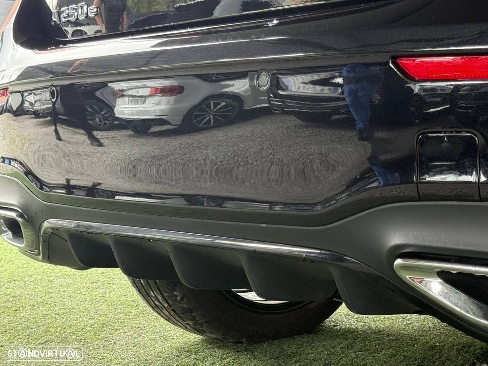 Mercedes-Benz A 250 e 8G-DCT AMG Line - 29