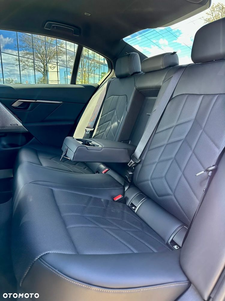 BMW Seria 5 520d xDrive mHEV - 12