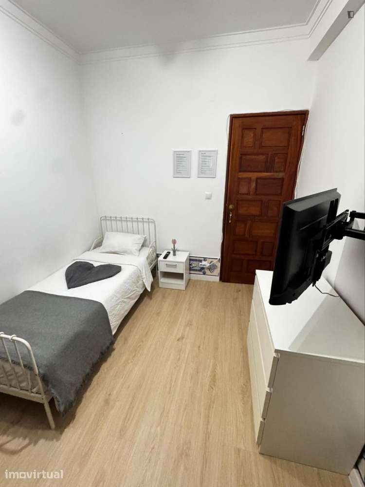 Quarto - localizado em Amadora Lisbon - Grande imagem: 3/8