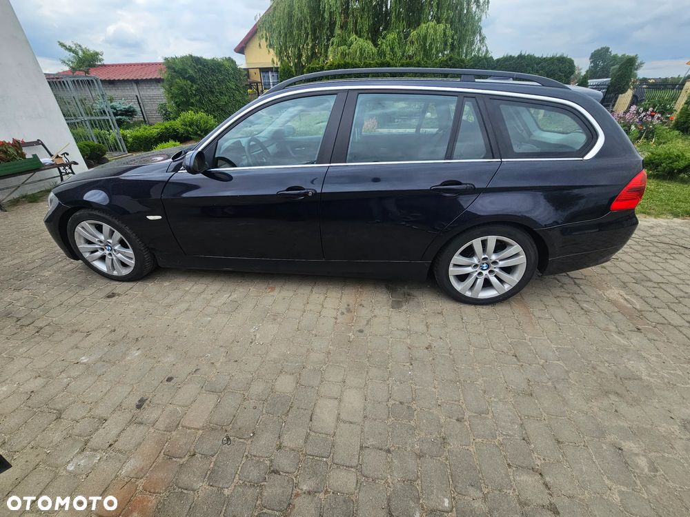BMW Seria 3 325d DPF - 1