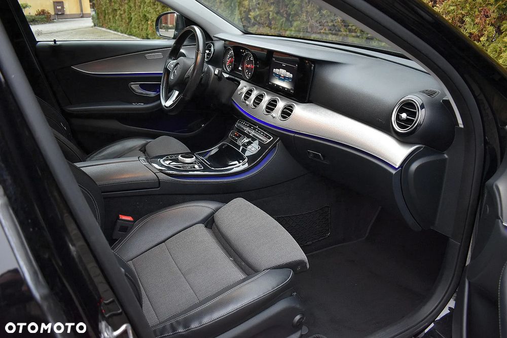 Mercedes-Benz Klasa E - 9