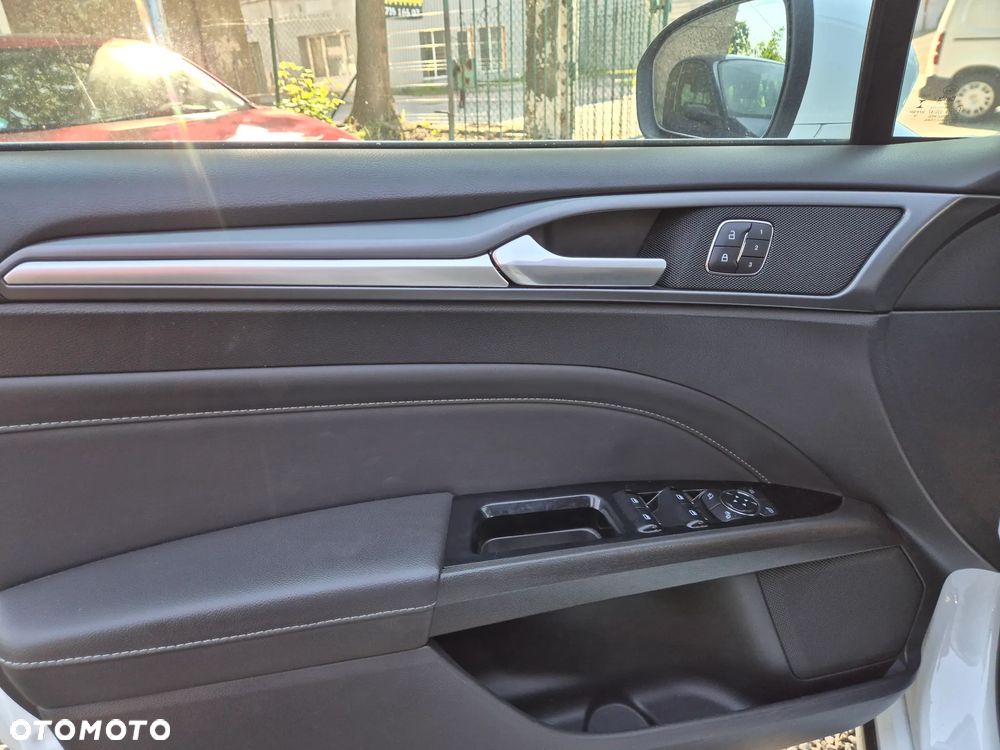 Ford Mondeo 2.0 TDCi STart-Stopp Titanium - 24