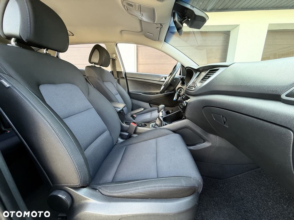 Hyundai Tucson 1.6 GDI BlueDrive Style 2WD - 25