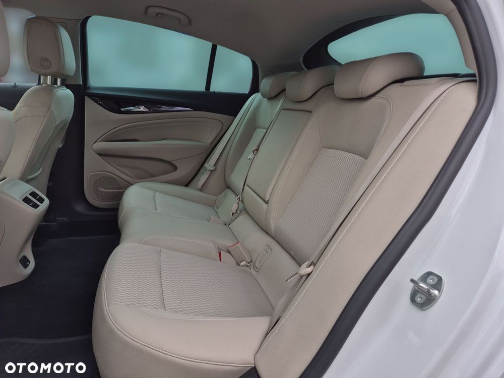 Opel Insignia 1.5 T Elite S&S - 10