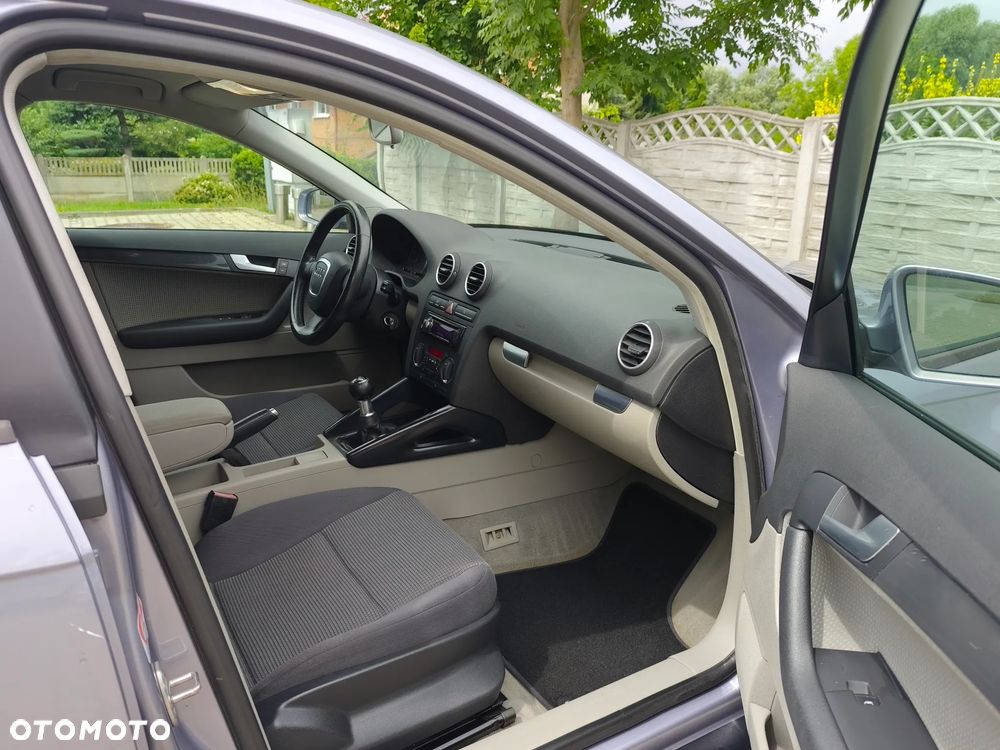 Audi A3 Sportback 1.6 S line Sportpaket plus - 22