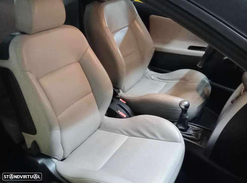 Peugeot 207 CC 1.6 HDi FAP Sport - 10