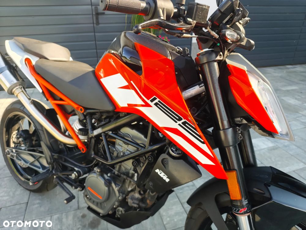 KTM Duke 125 - 21