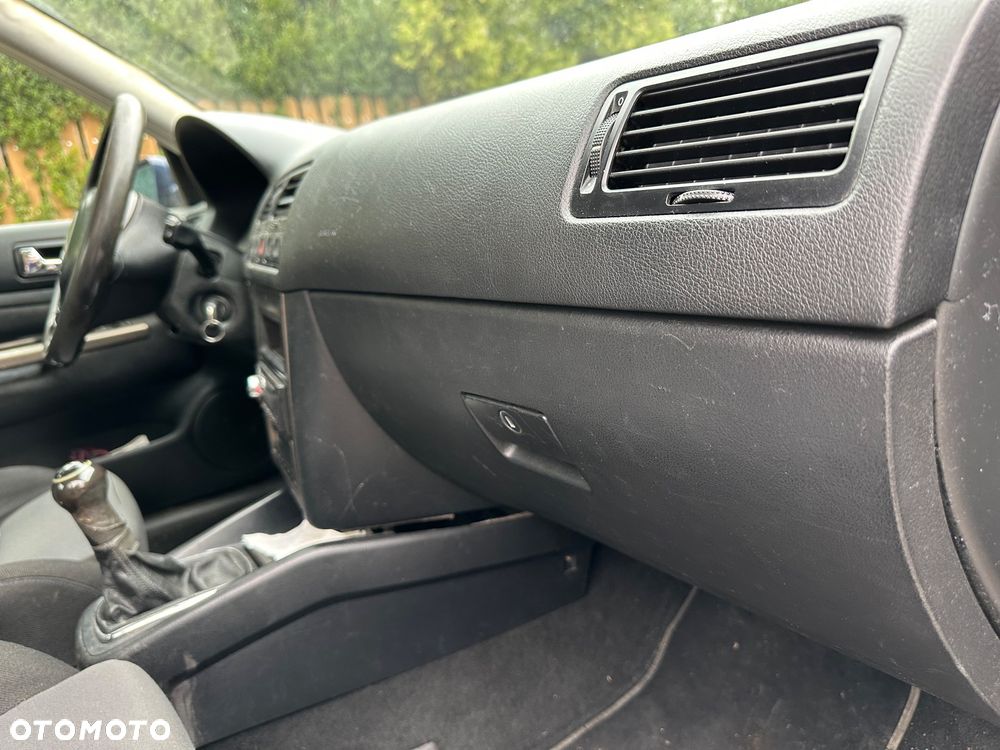 Volkswagen Bora 1.9 TDI Comfortline - 7